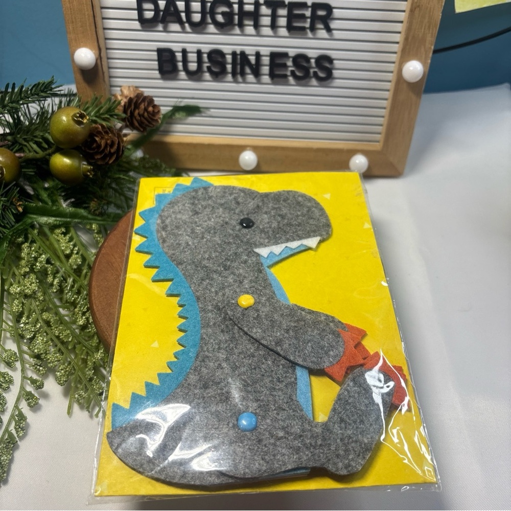 Birthday Card! Dinosaur 3D, movable card Card Is A Toy!